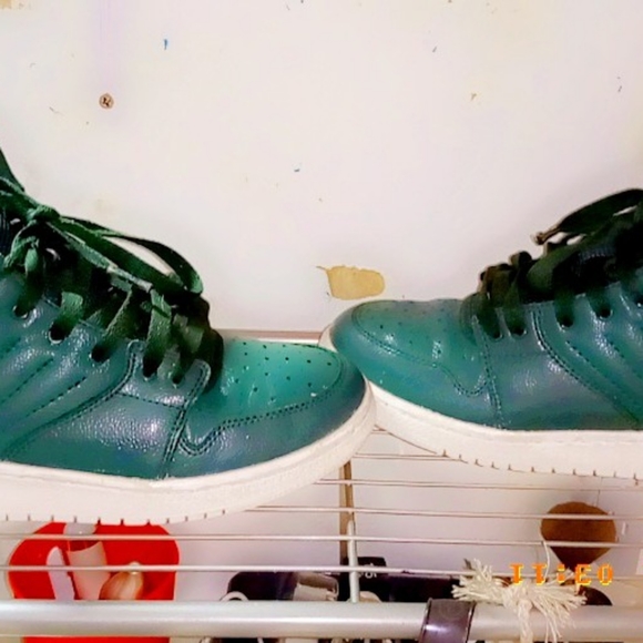 Jordans - Picture 2 of 4